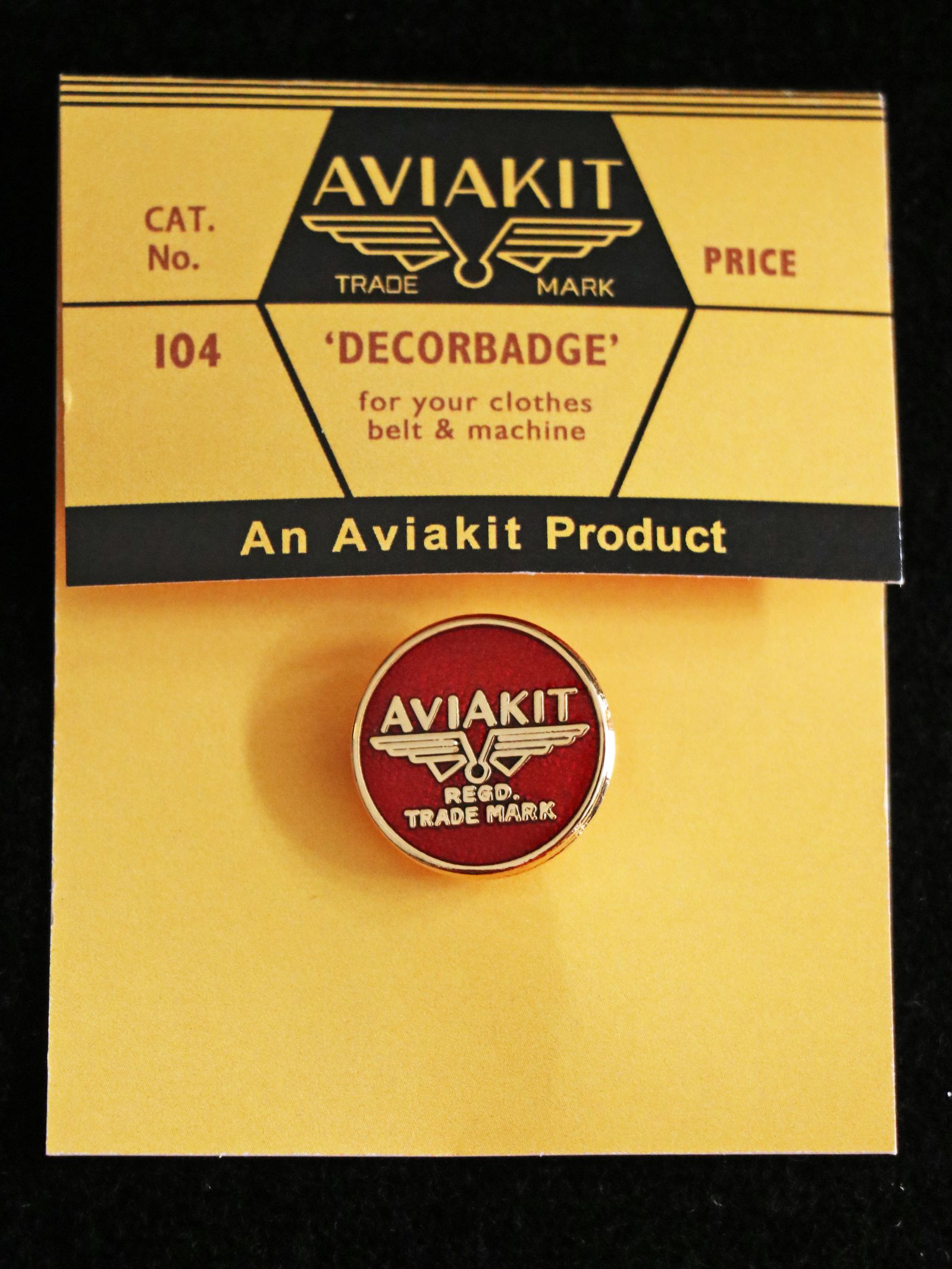 【即日発送可能】"AVIAKIT" BADGE