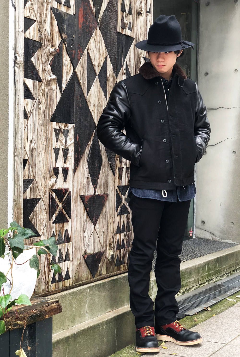 男のアウターの大本命。N-1 LEATHER SLEEVE JACKET