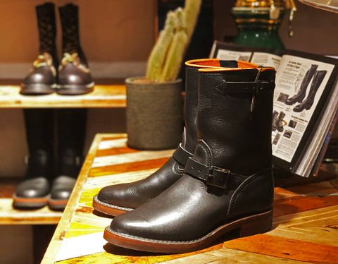 足元はBOSSで守る。
