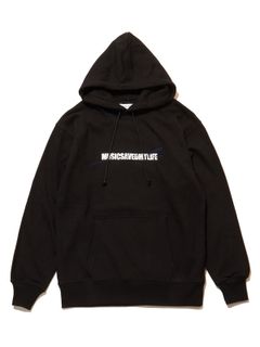 ラフなアイテムこそセットアップでバッチリ決める