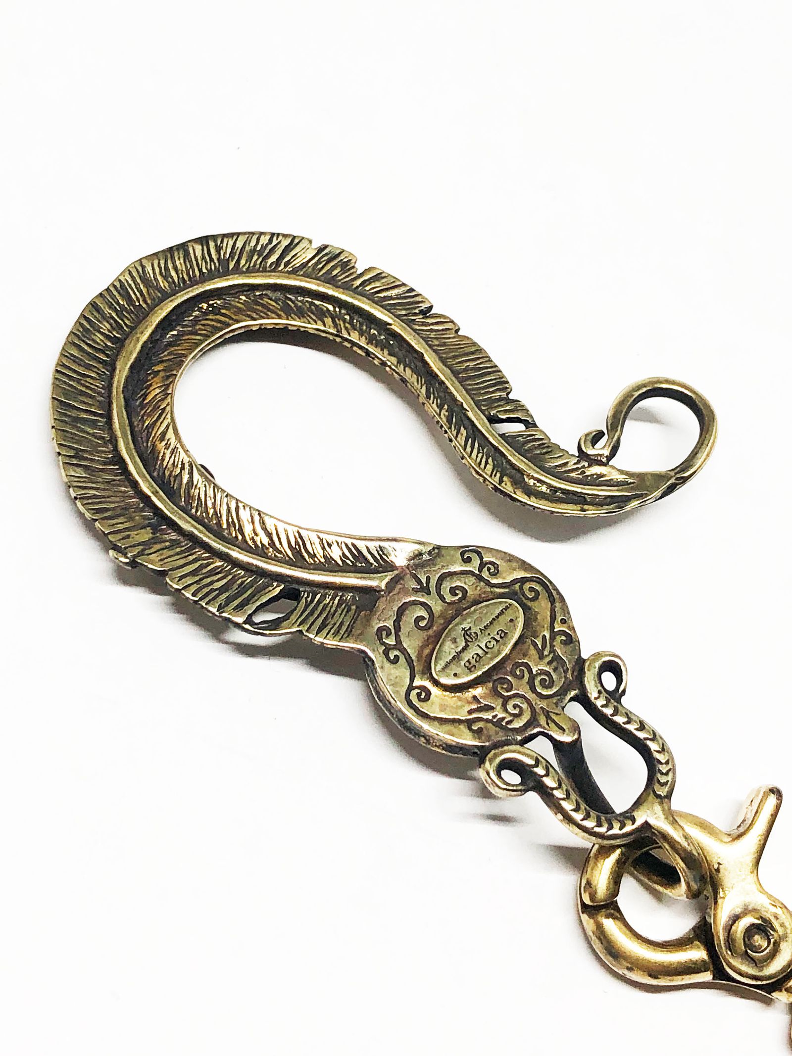 AGUILA MEXICANA FEATHER KEYHOLDER (BRASS)