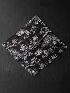 “PLAYING ANIMAL” HANDKERCHIEF (MIDNIGHT BLACK)