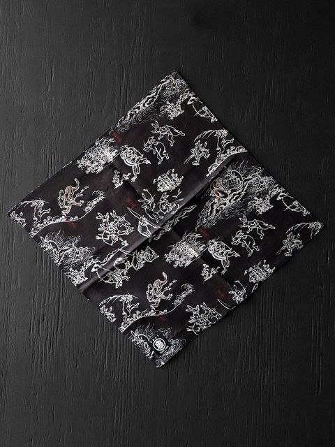 “PLAYING ANIMAL” HANDKERCHIEF (MIDNIGHT BLACK)