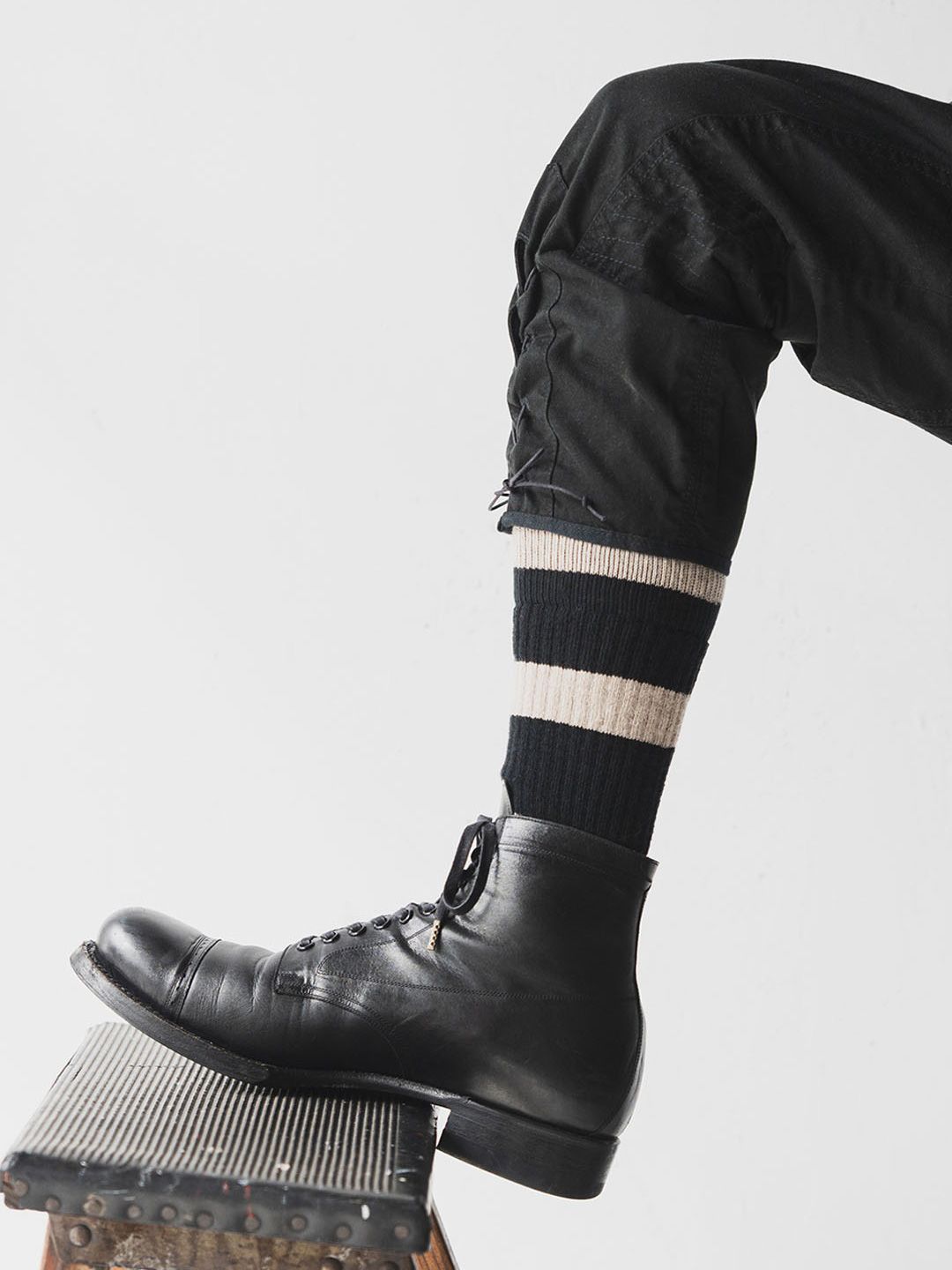 WIDE BOEDER BS FIT BOOTS SOCKS (MIDNIGHT BLACK × SAND BEIGE)