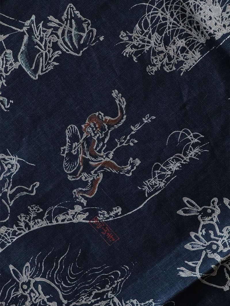 “PLAYING ANIMAL” HANDKERCHIEF (MOONLIGHT BLUE)