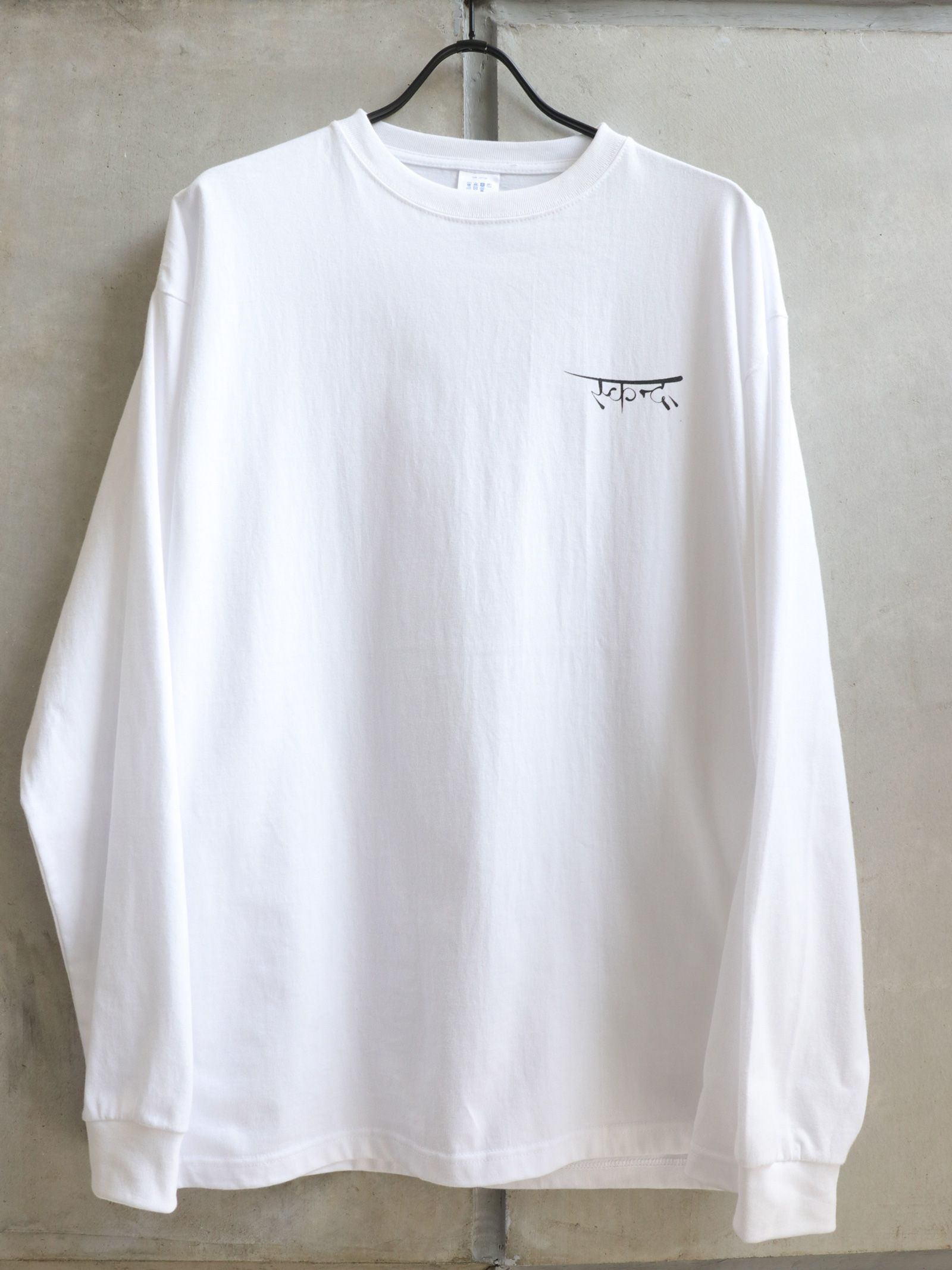"DARK MATTER" L/S TEE / "DARK MATTER" ロングスリーブTシャツ (ホワイト）