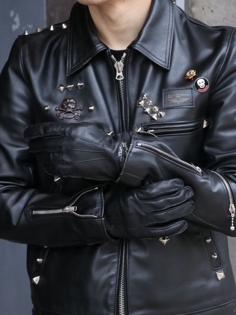 BOAとPUNKでギャップを作る。冬のシングルライダースタイル
