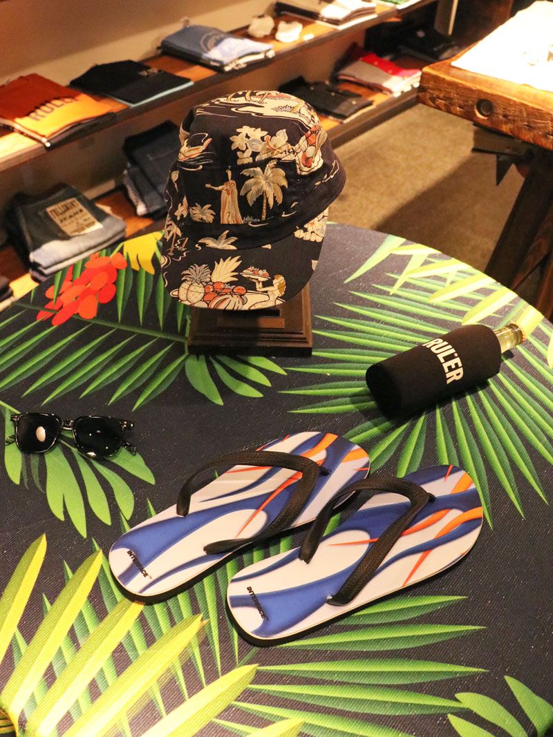 "COLLECTION OF ACCESSORY IN SUMMER"