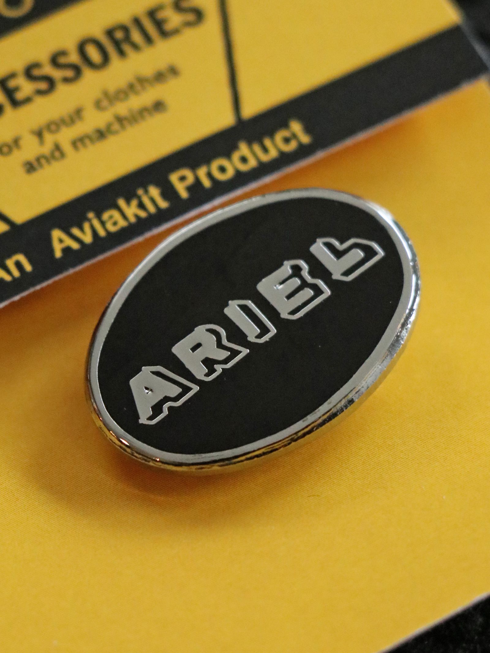 【即日発送可能】"ARIEL" BADGE