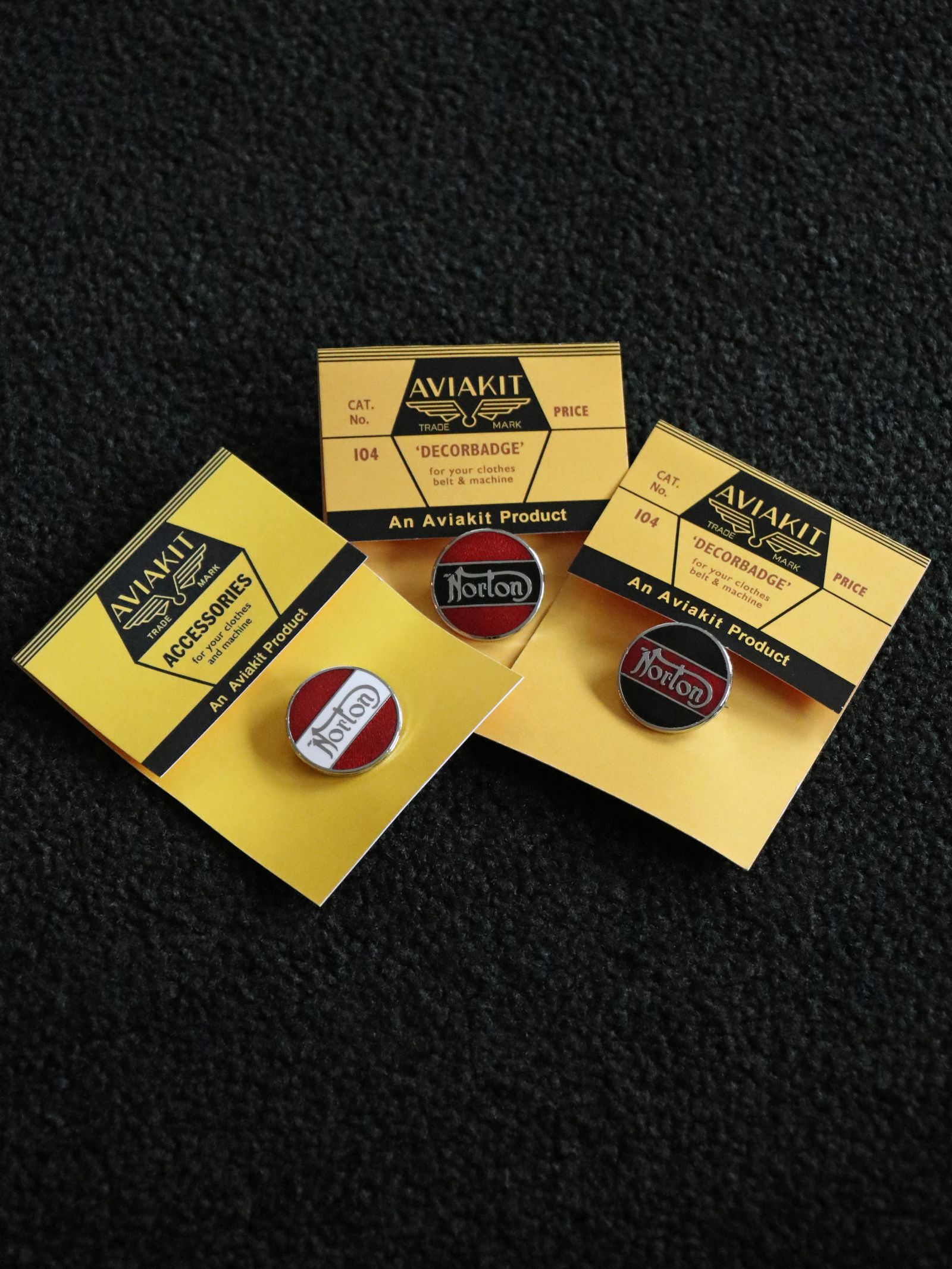 【即日発送可能】"NORTON 2-TONE ROUND" BADGE