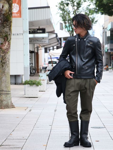 革ジャン×ブーツ そして"スナイパーケープ"