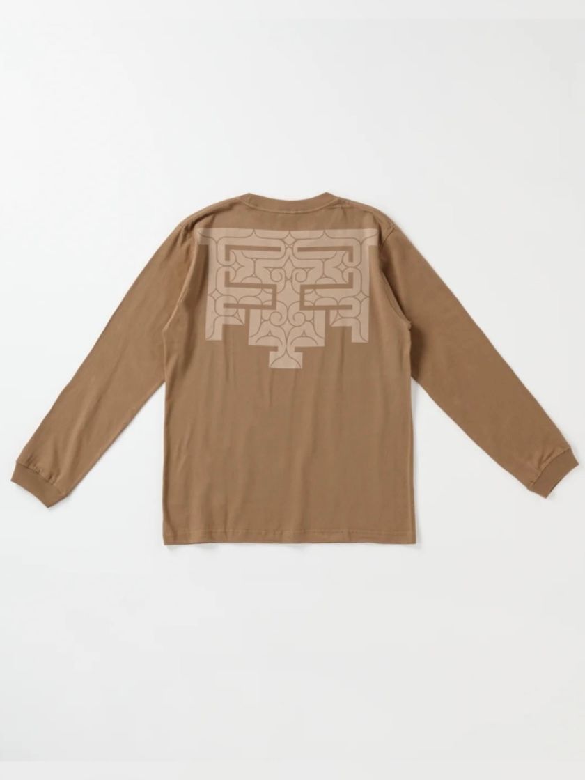 バックプリント長袖コットンTシャツ -cikarkarpe- (DARK CAMEL)