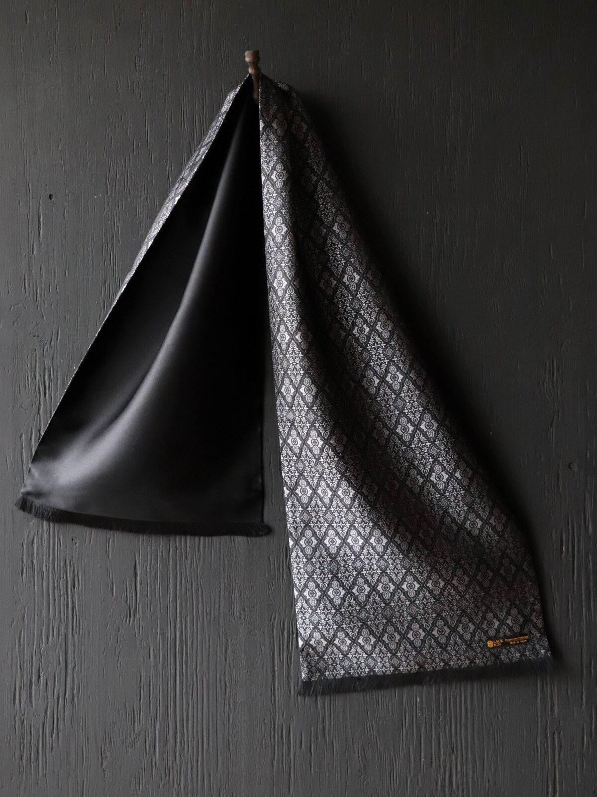 TWO FACE GANG STAR SCARF (MIDNIGHT BLACK)