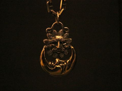 太陽と月が齎す意味。NECKLACE編