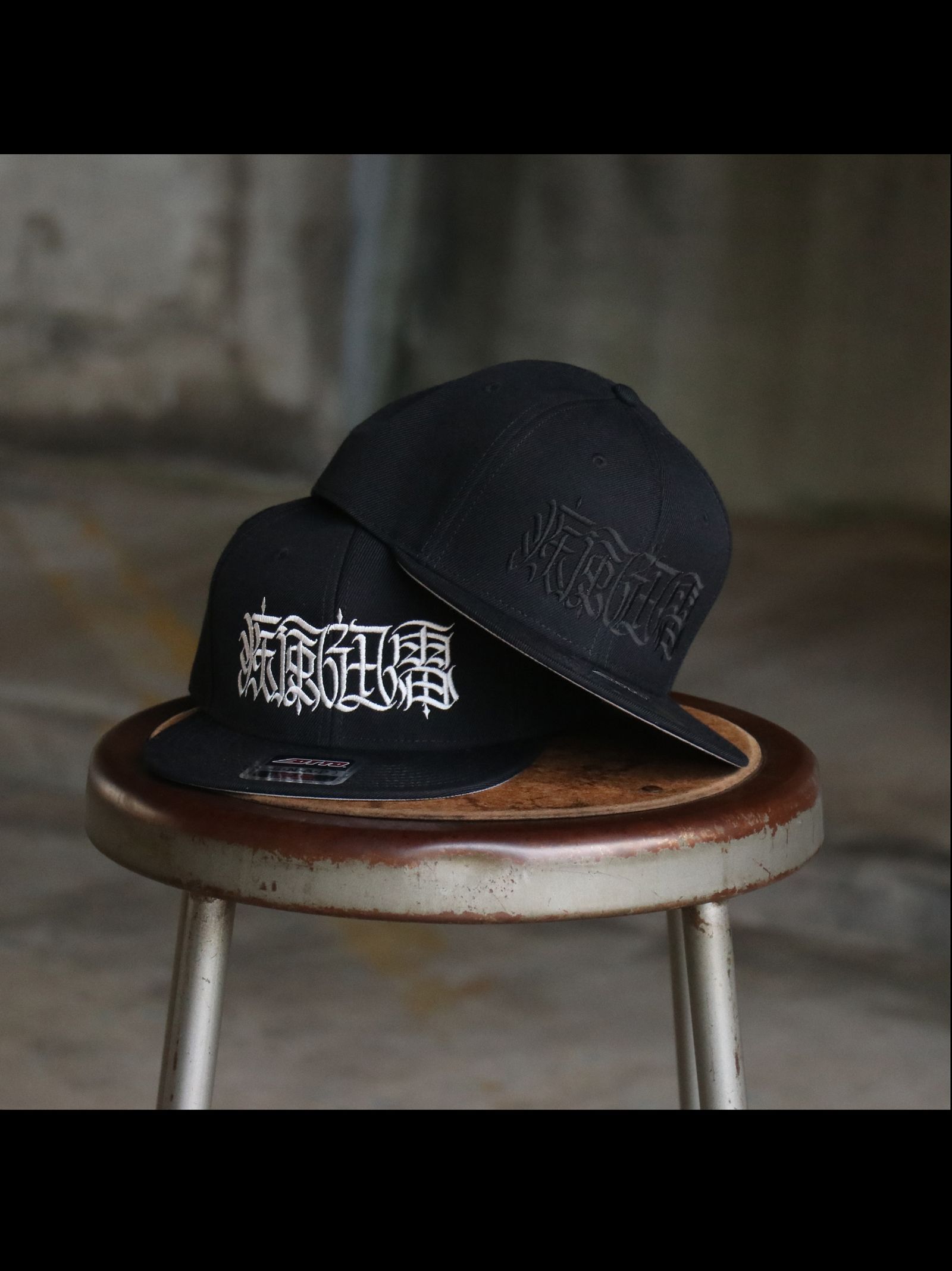 MOZYSKEY×SKANDA "疾風迅雷"CAP (BLACK×WHITE)