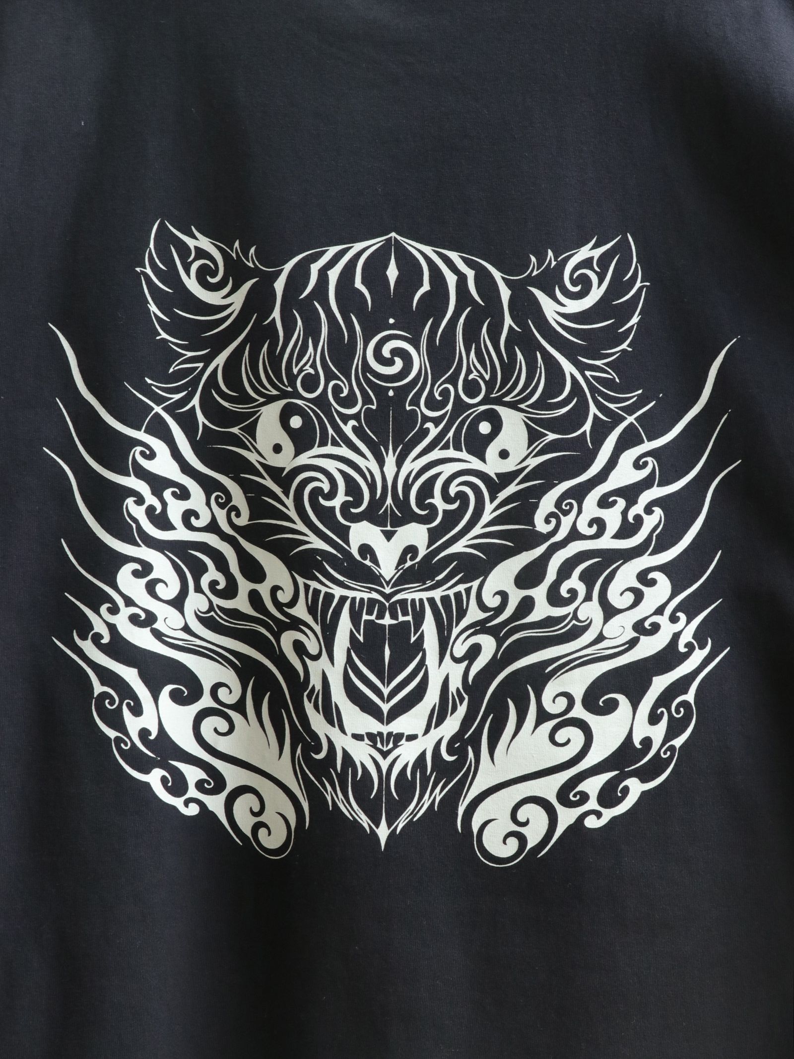 トライバル タイガーTシャツ (ブラック) / TRIBAL TIGER TEE