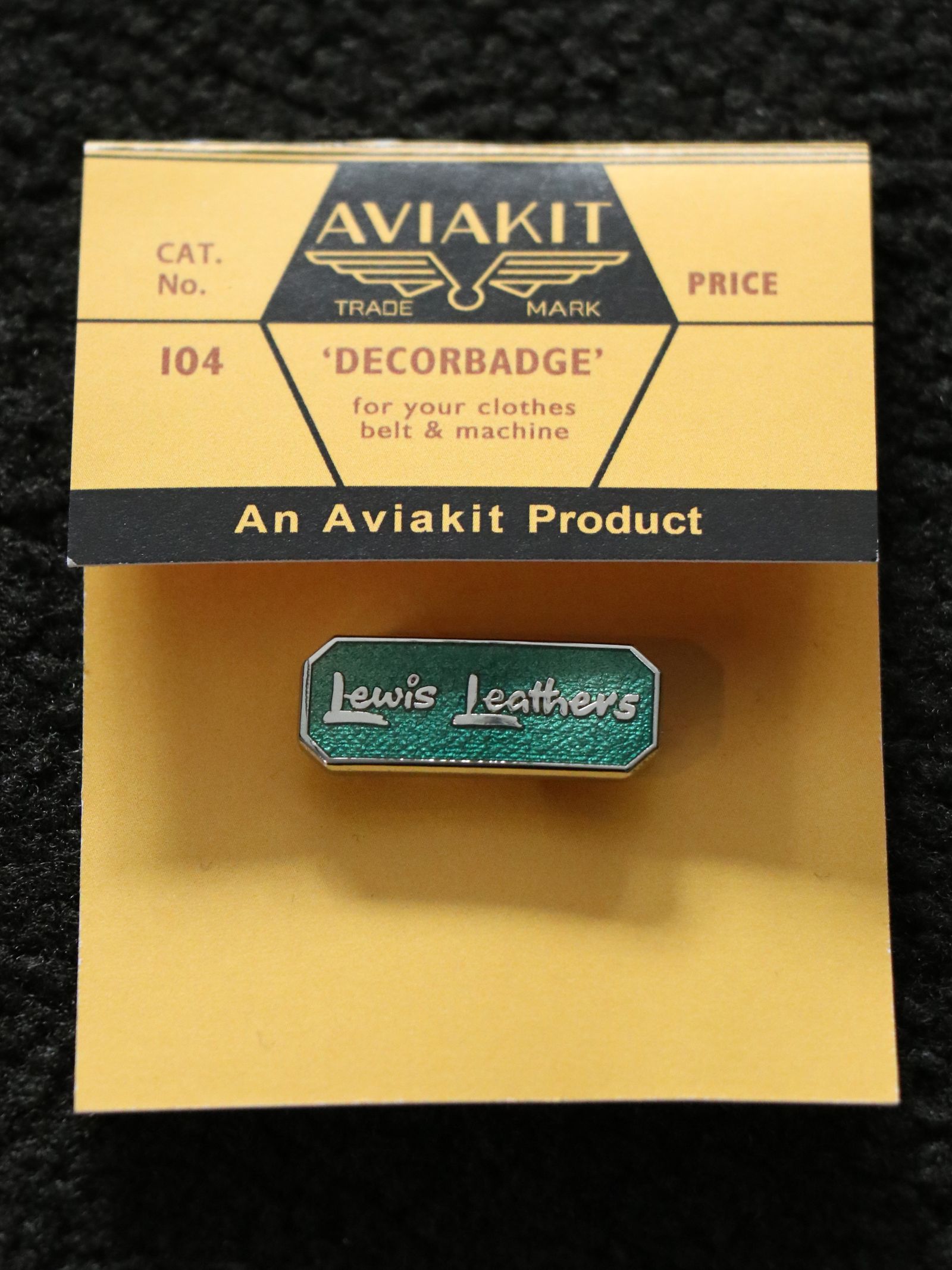 【即日発送可能】"LEWIS LEATHER RECTANGLE" BADGE
