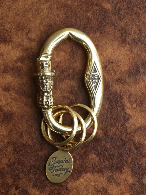 PEANUTS CARABINER (BRASS)
