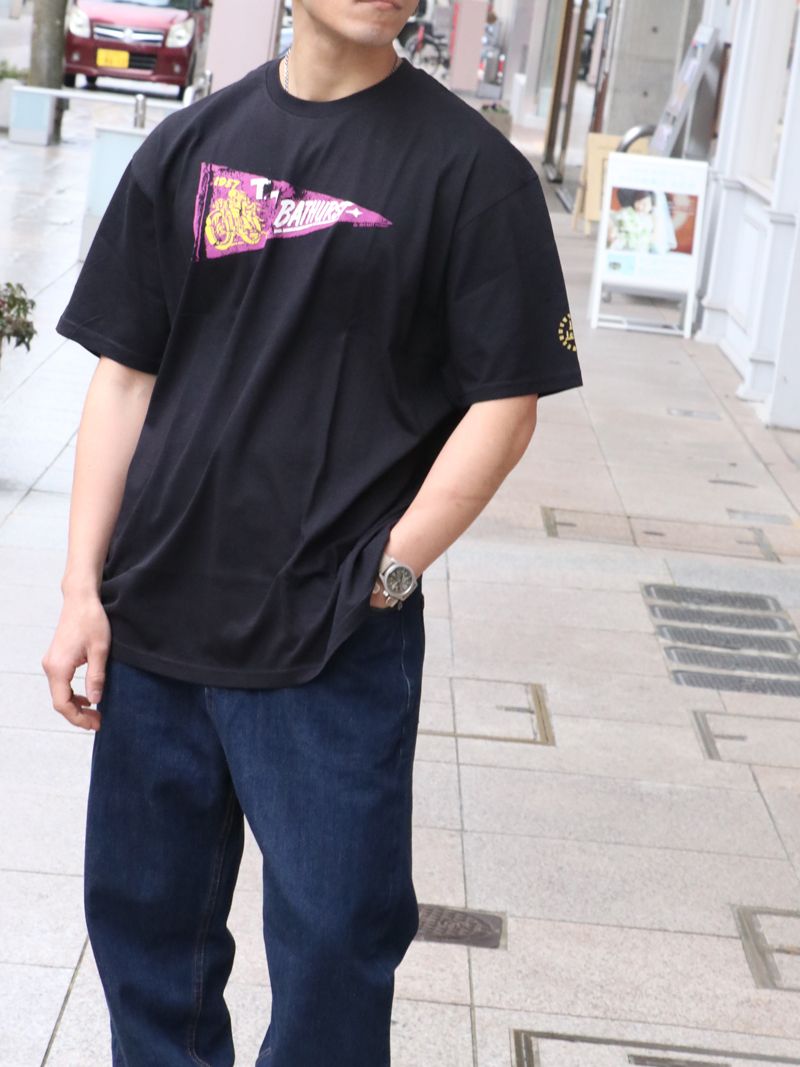 TT PENNANT 1957 T-SHIRT (BLACK)