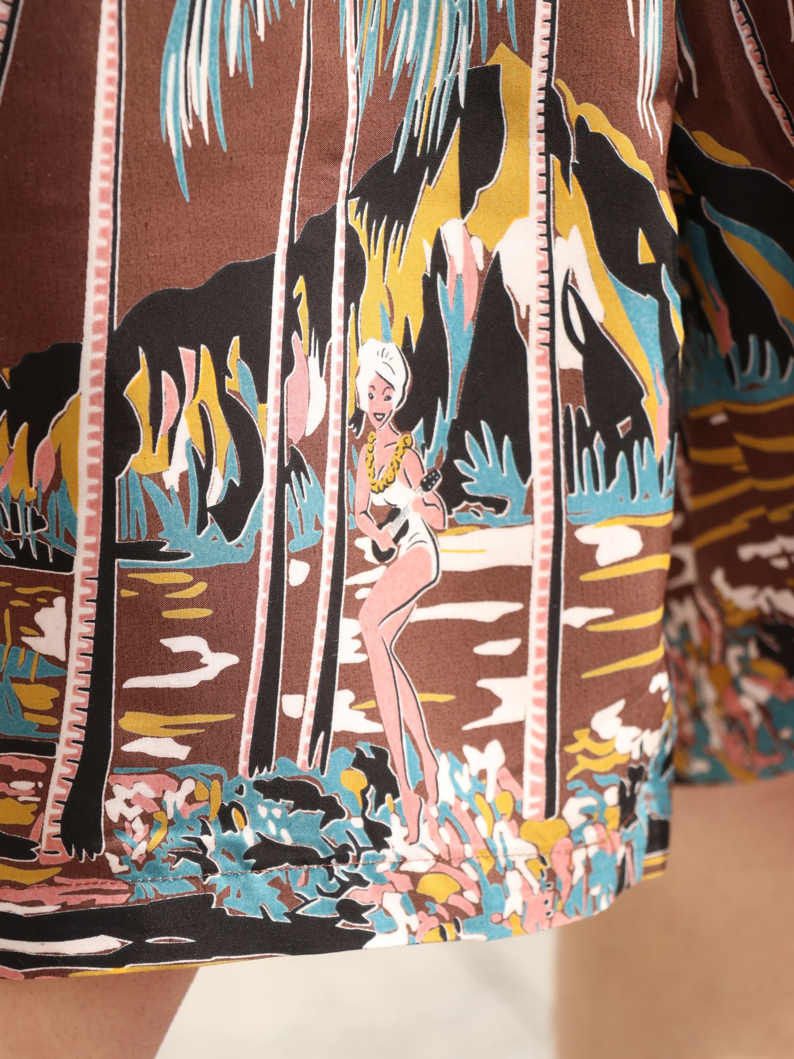 "PALM TREE" SHORTS (BROWN)