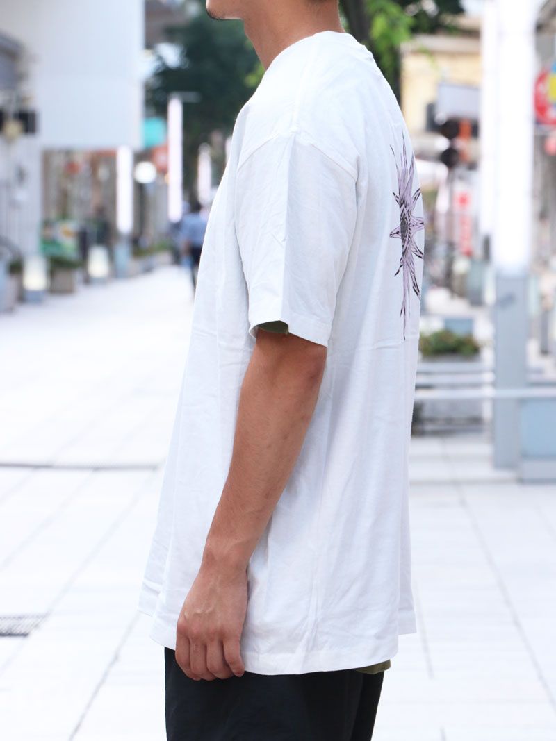 "SOLUA" EMIT ENERGY TEE (NATURAL)