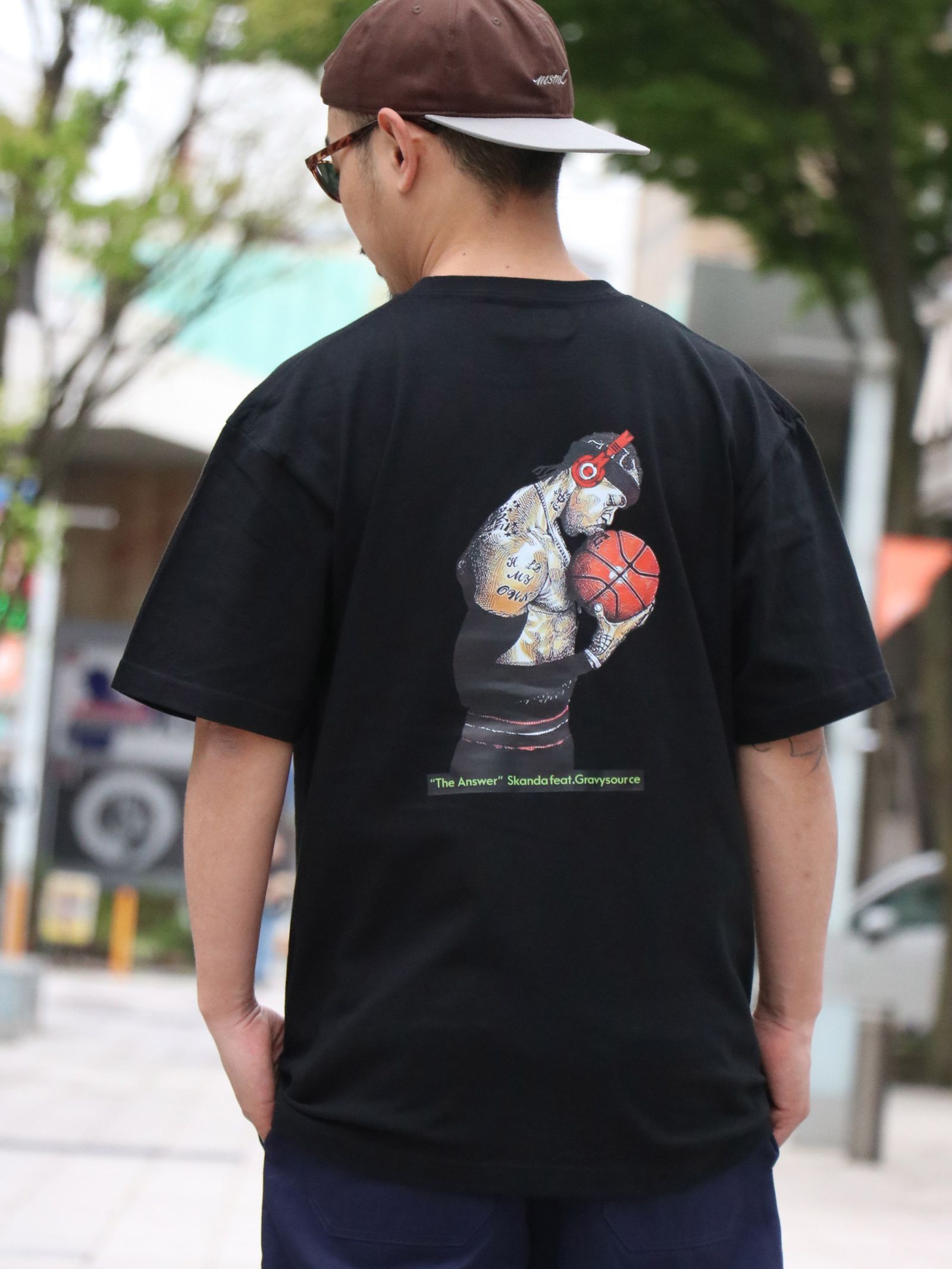 ”SKANDA×GRAVYSOURCE” W-NAME TEE (BLACK)