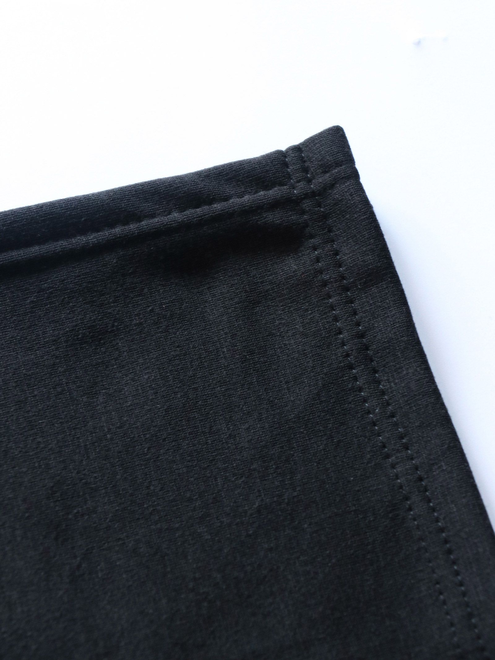 "SOLUA" SMOOTH BLANKET- (SMALL) (BLACK,NAVY,RED)