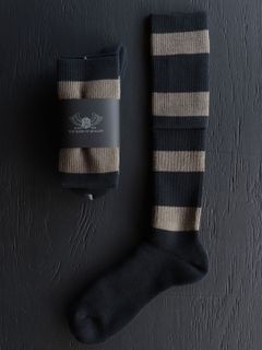 WIDE BOEDER BS FIT BOOTS SOCKS (MIDNIGHT BLACK × HIDE GREEN)