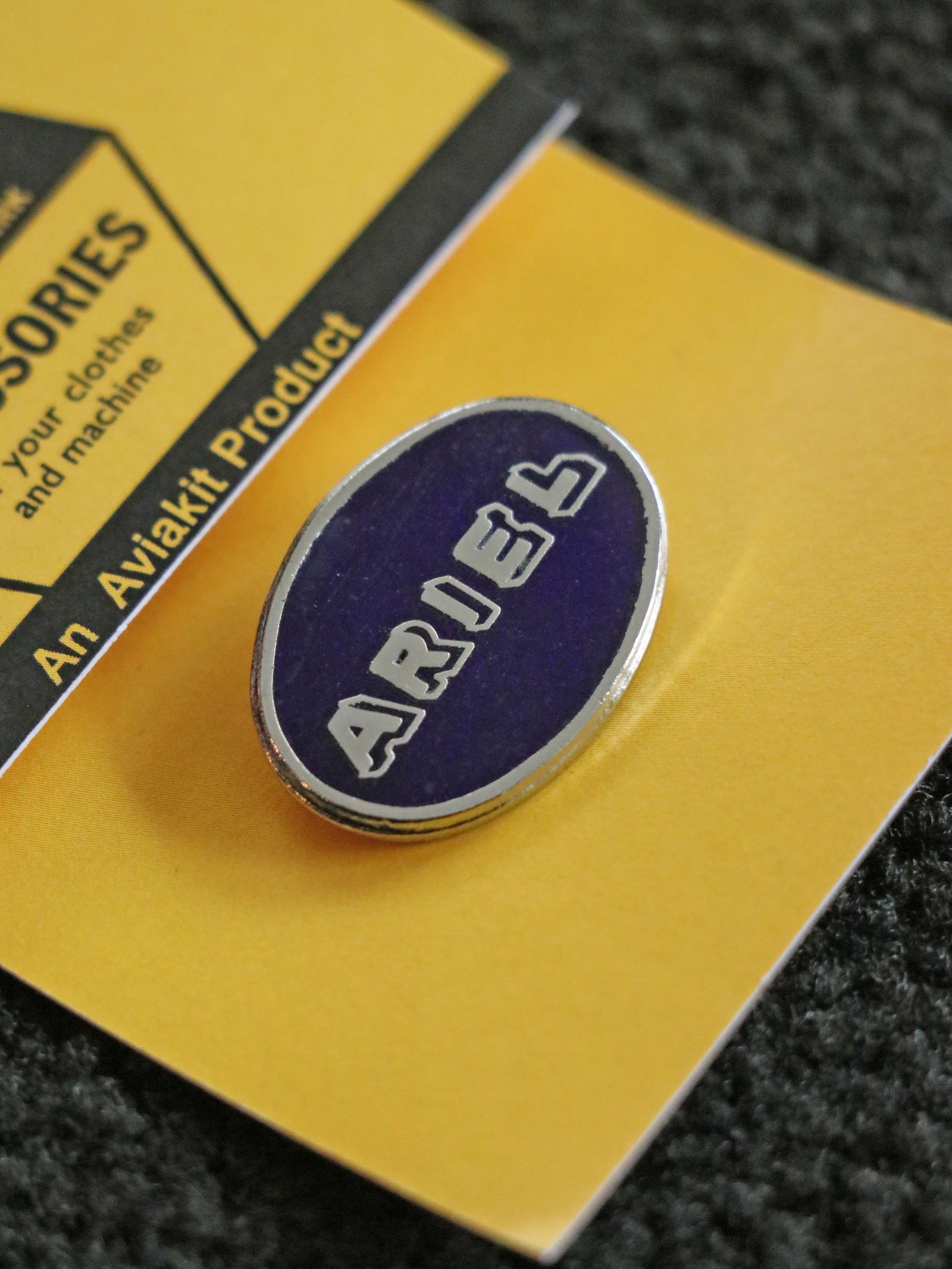 【即日発送可能】"ARIEL" BADGE