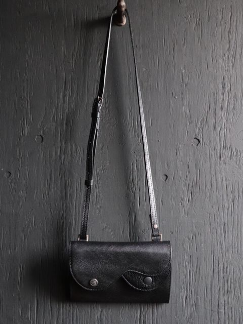 BLACK EYE DOUBLE FLAP PASSPORT BAG (BLACK)