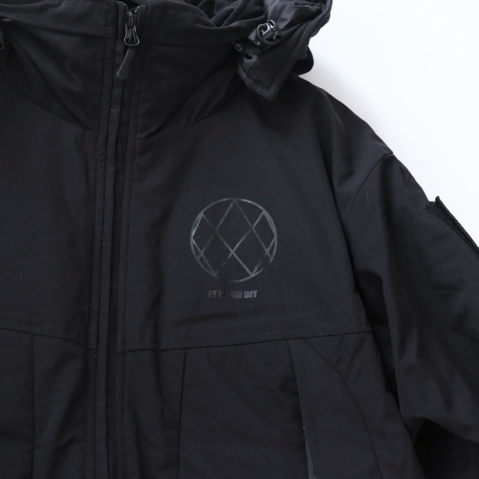 "IT FROM BIT" PROTECTIVE COMBAT UNIFORM (BLACK)