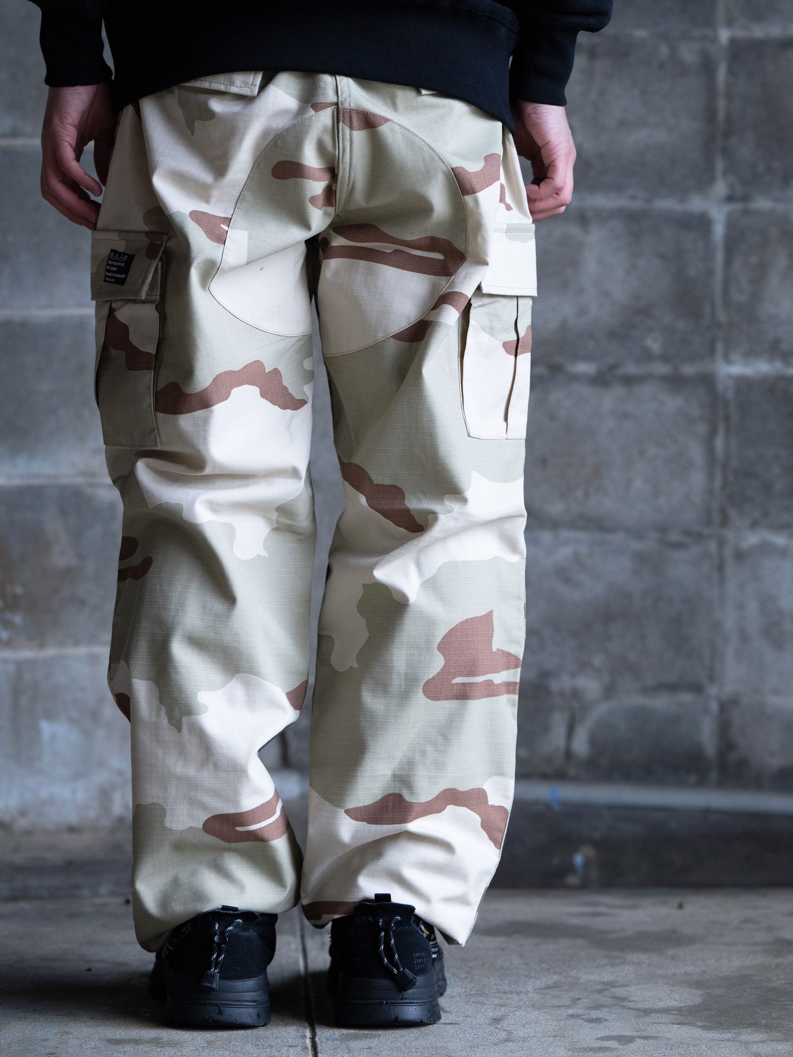 特売特典付 Hibana Camo 2tac Pants BLUE 新品 スサシ - タレントグッズ