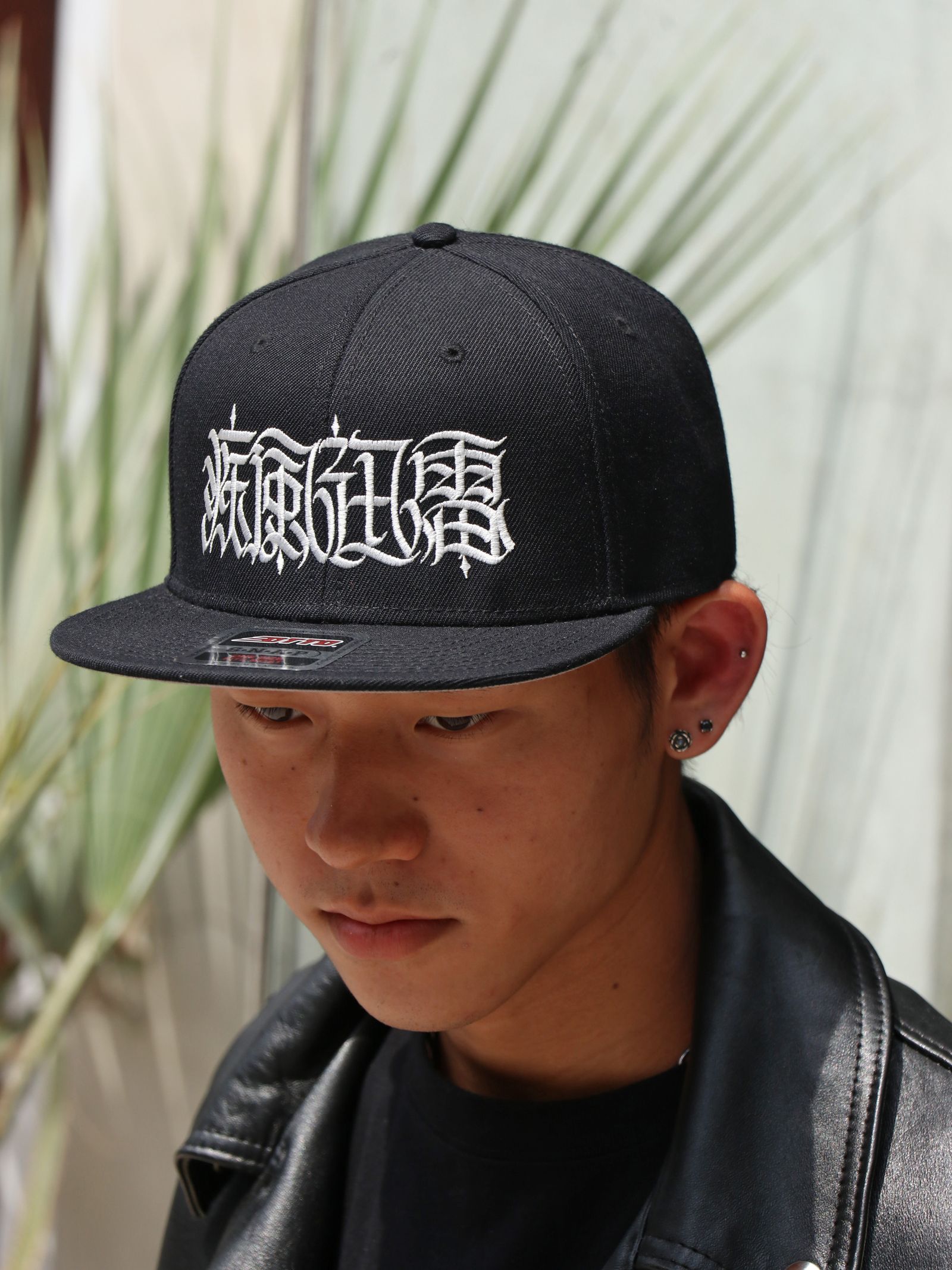 Lewis Leathersのライダースをミリタリーとストリートで