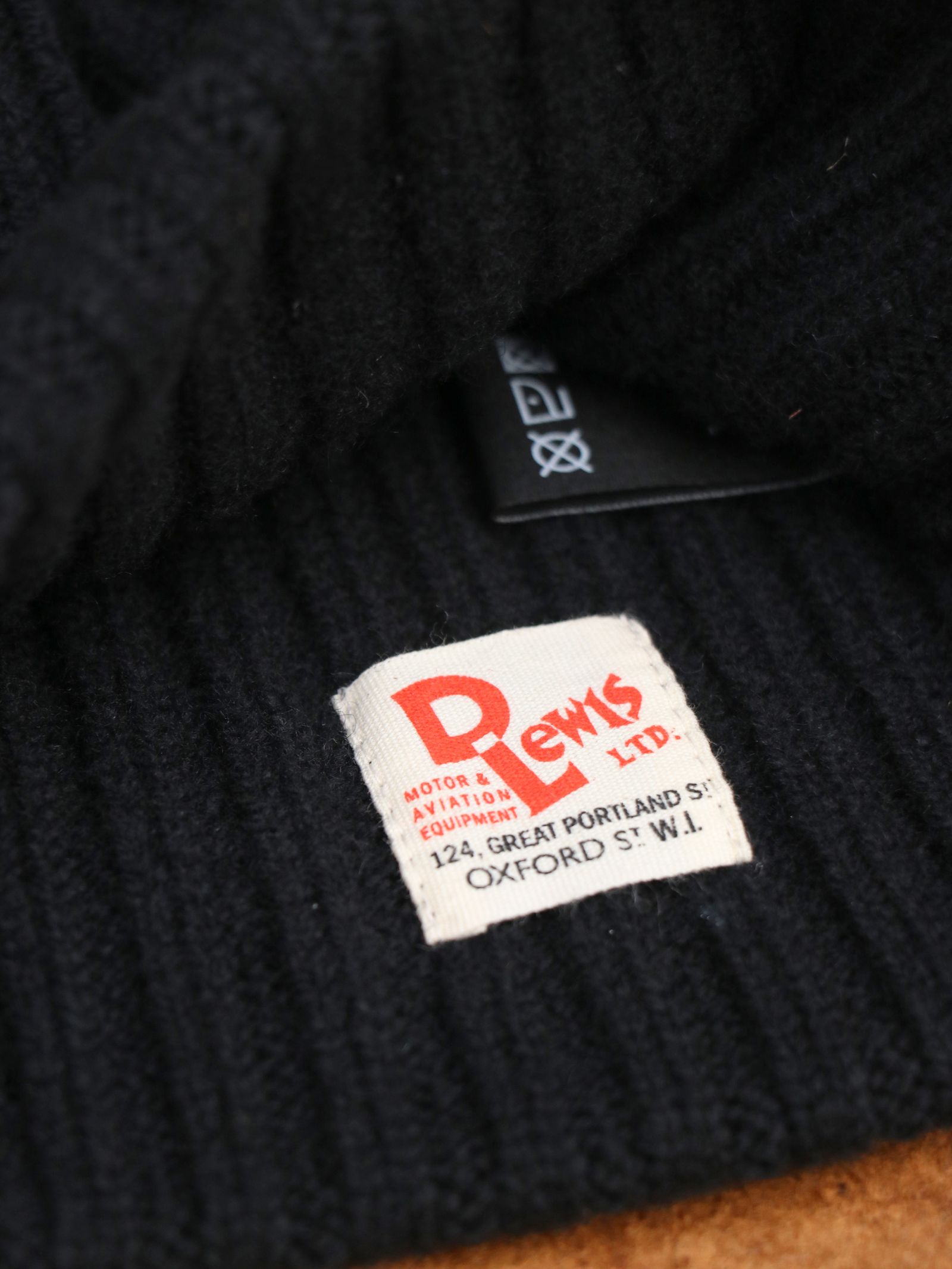 AVIAKIT KNIT HAT (BLACK)