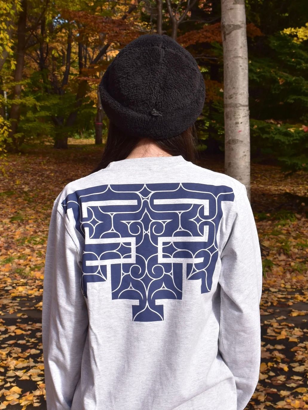 バックプリント長袖コットンTシャツ -cikarkarpe- (ASH)