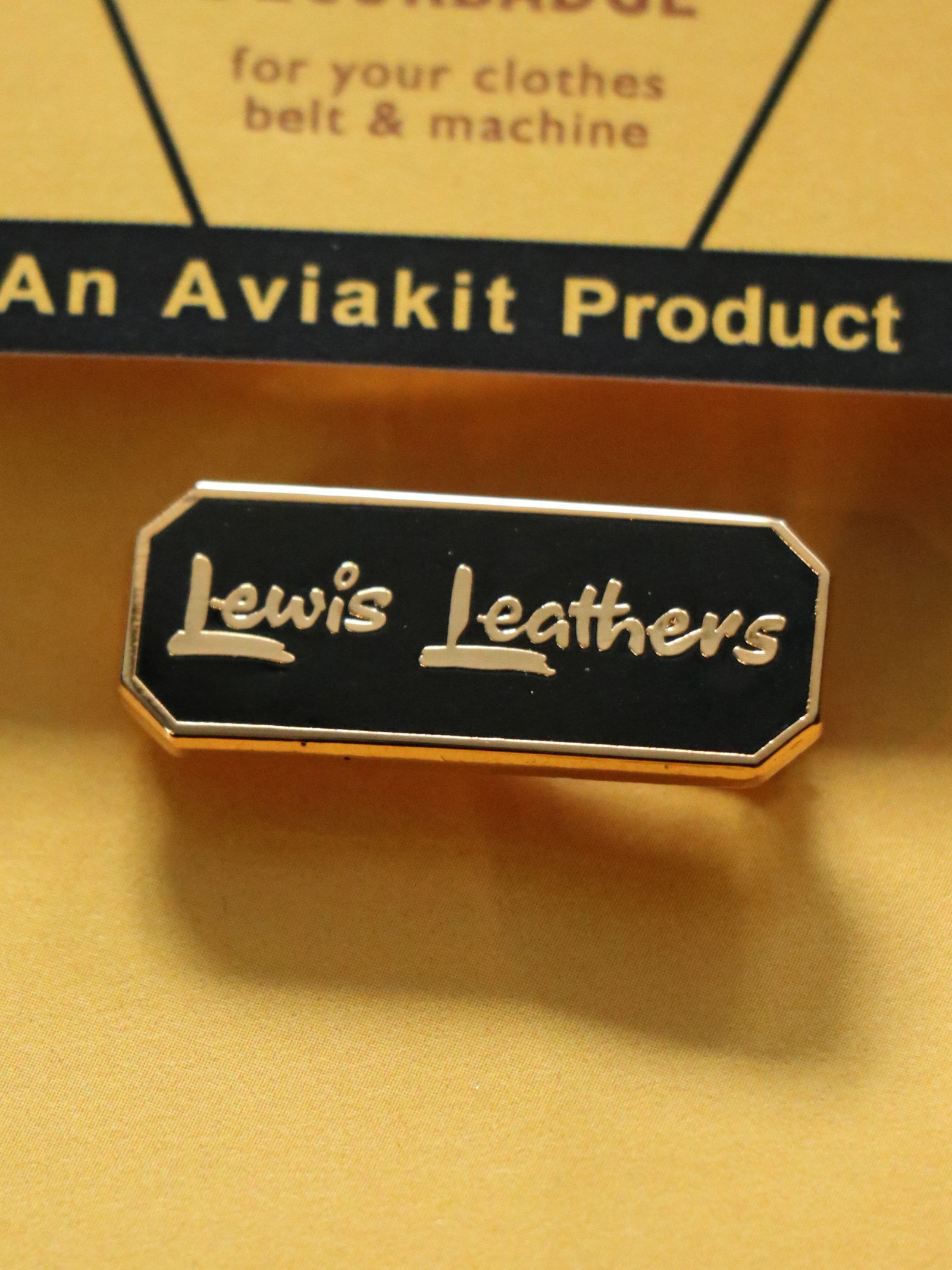 【即日発送可能】"LEWIS LEATHER RECTANGLE" BADGE