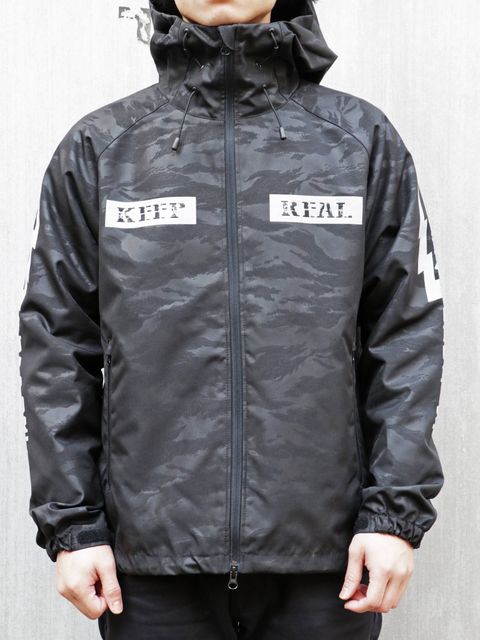 ローカルサポートシェルパーカーLOCAL SUPPORT SHELL PARKA モデル 身長172cm , 体重64kg 着用 M