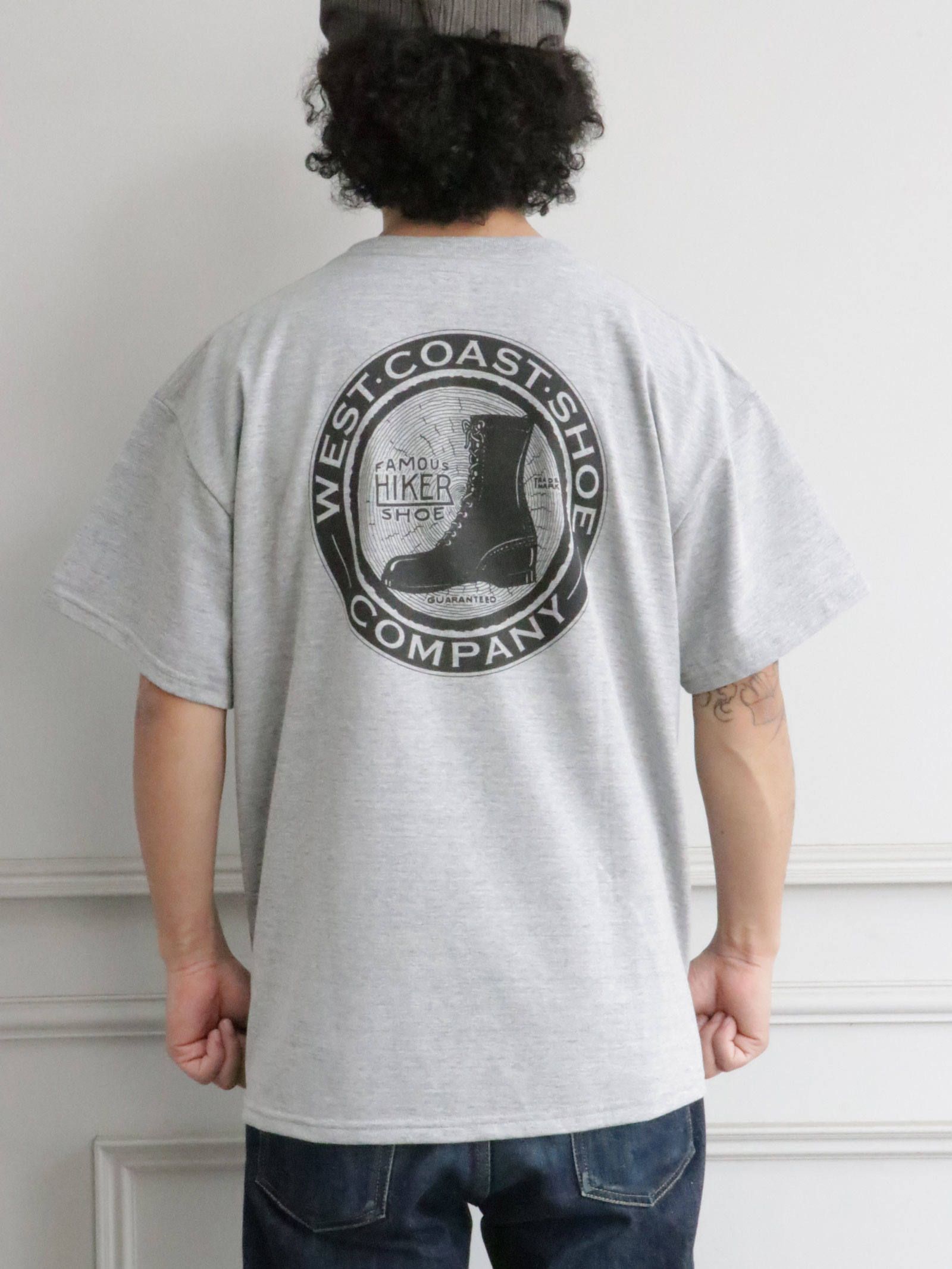 FAMOUS HIKER SHOE S/S-TEE (GRAY)