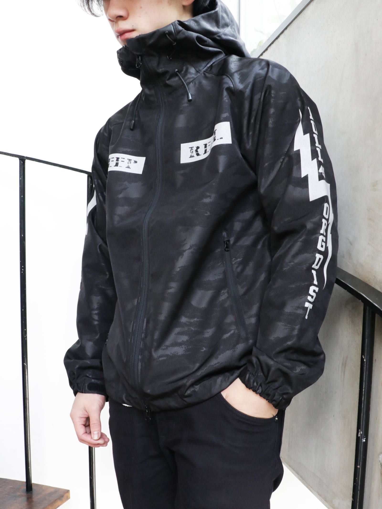 ローカルサポートシェルパーカーLOCAL SUPPORT SHELL PARKA モデル 身長172cm , 体重64kg 着用 M