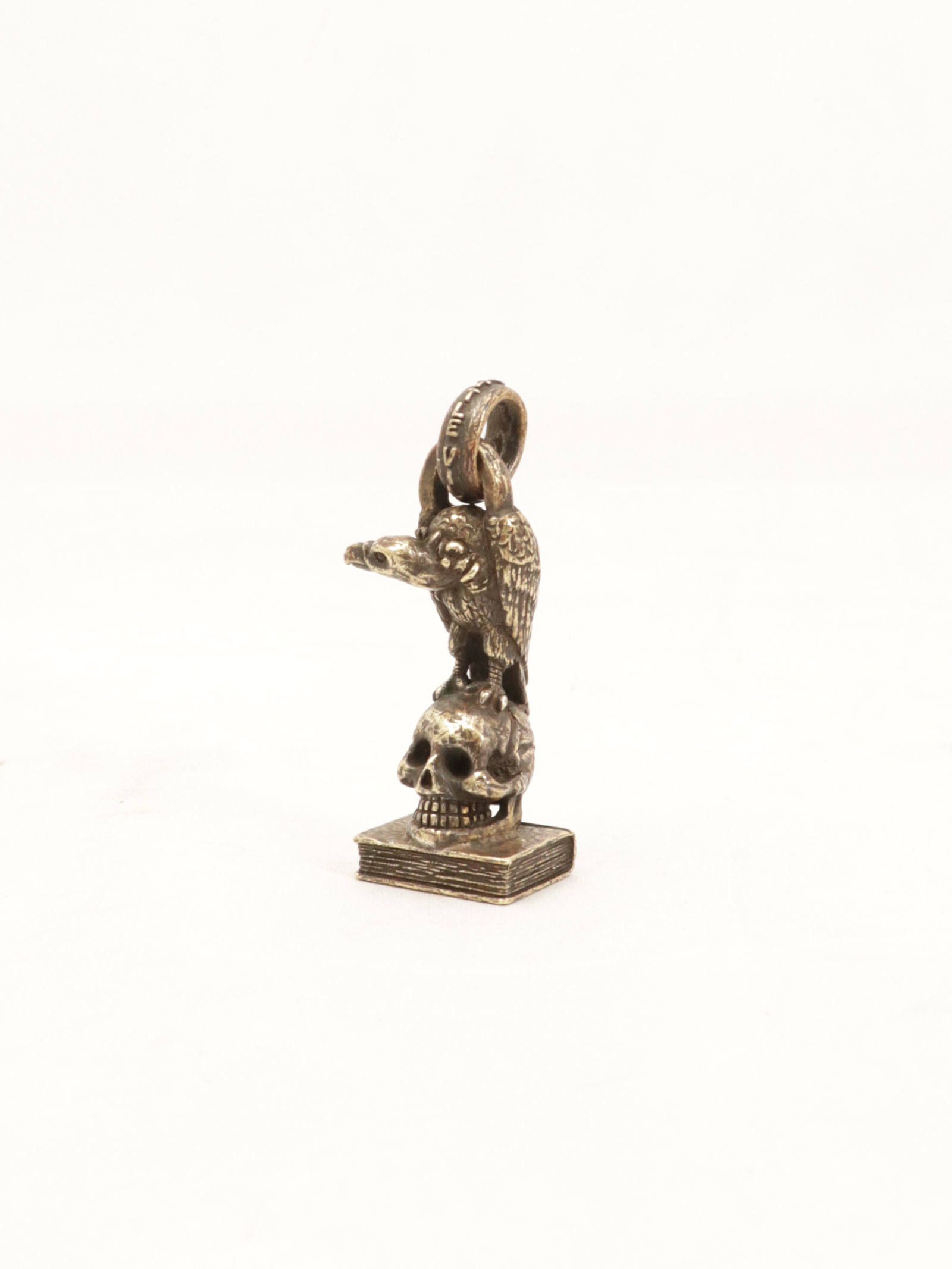 ヴァルチャー & スカル & ブック ペンダント (ブラス) / VULTURE & SKULL & BOOK PENDANT (BRASS)