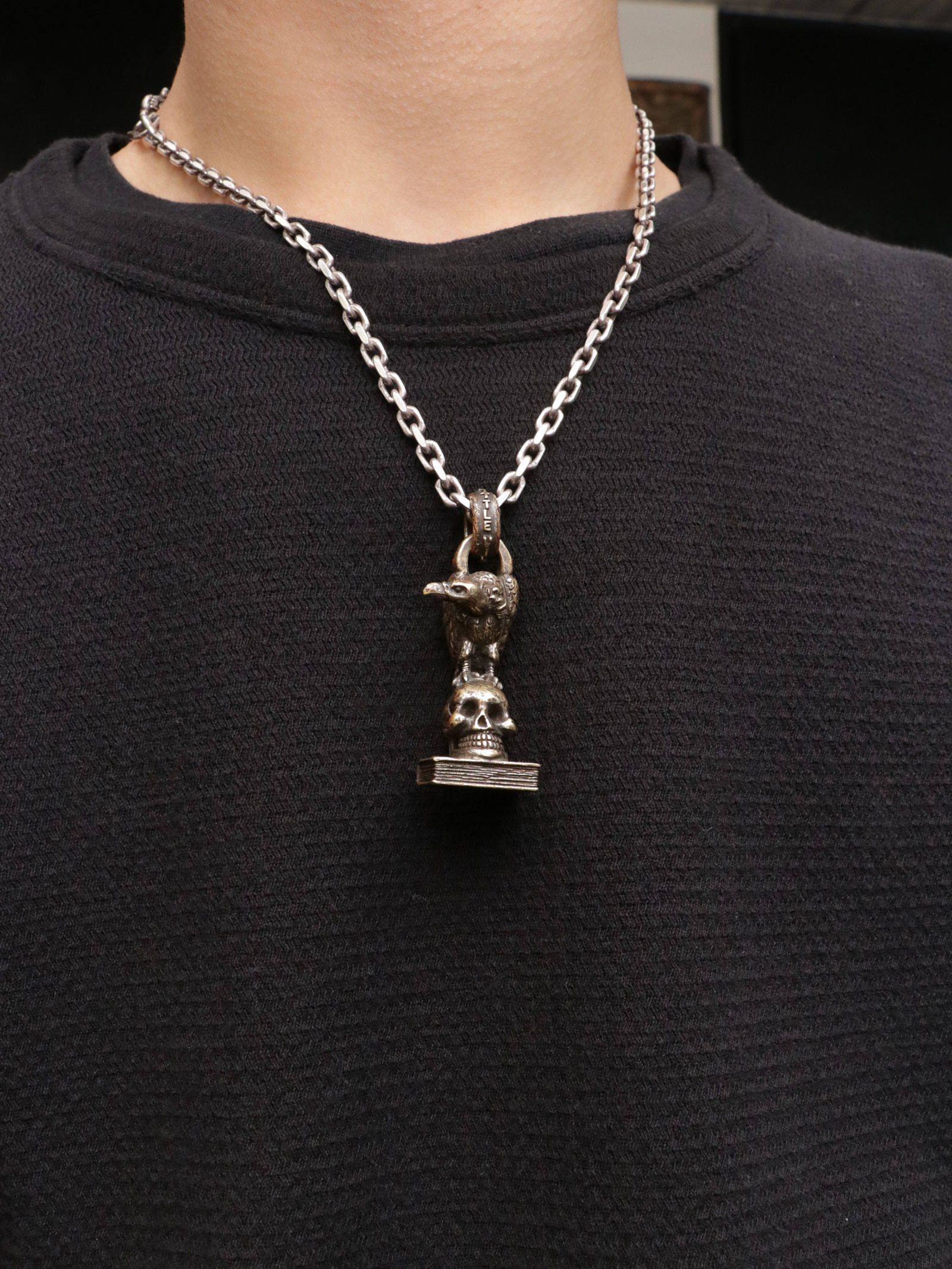 ヴァルチャー & スカル & ブック ペンダント (ブラス) / VULTURE & SKULL & BOOK PENDANT (BRASS)