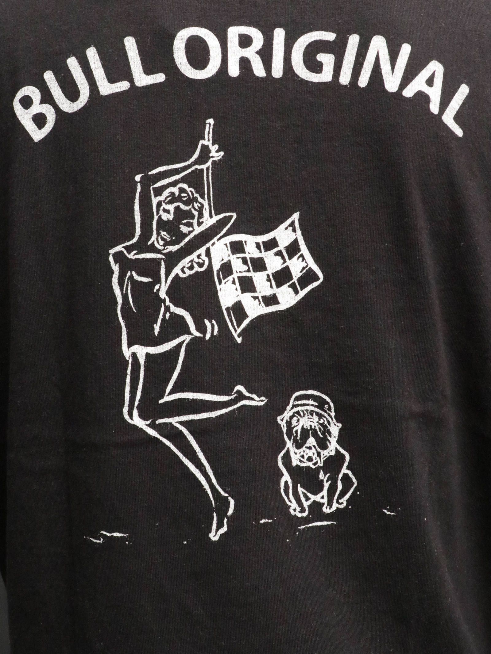 フラッグガールロングスリーブTシャツ (ブラック) / FLAG GIRL L/S TEE (BLACK) モデル 身長170cm、体重56kg 着用 M