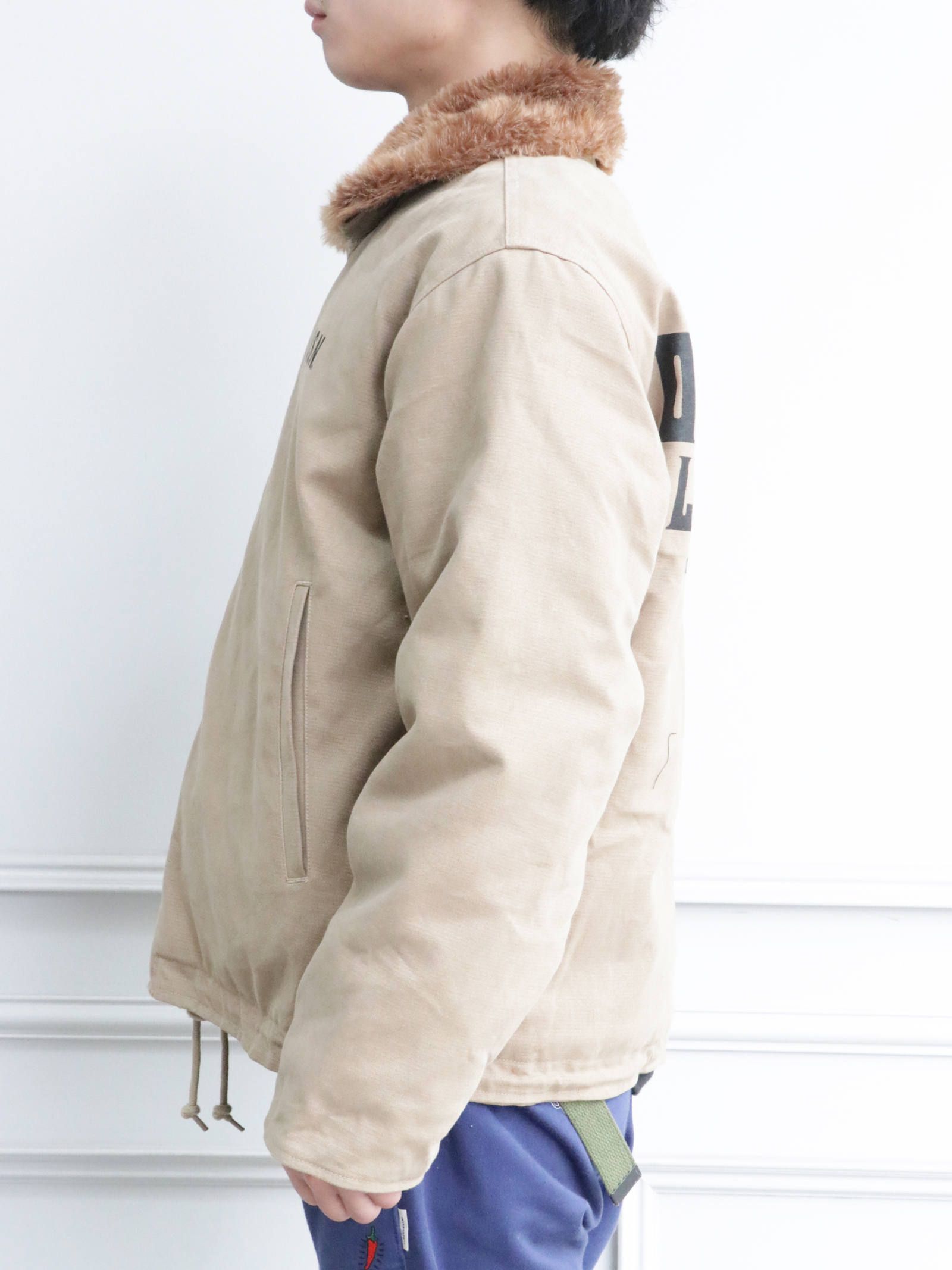 N-1 デッキジャケット(ベージュ) / N-1 DECK JACKET (BEIGE) モデル【身長170cm、体重56kg 着用Lサイズ】