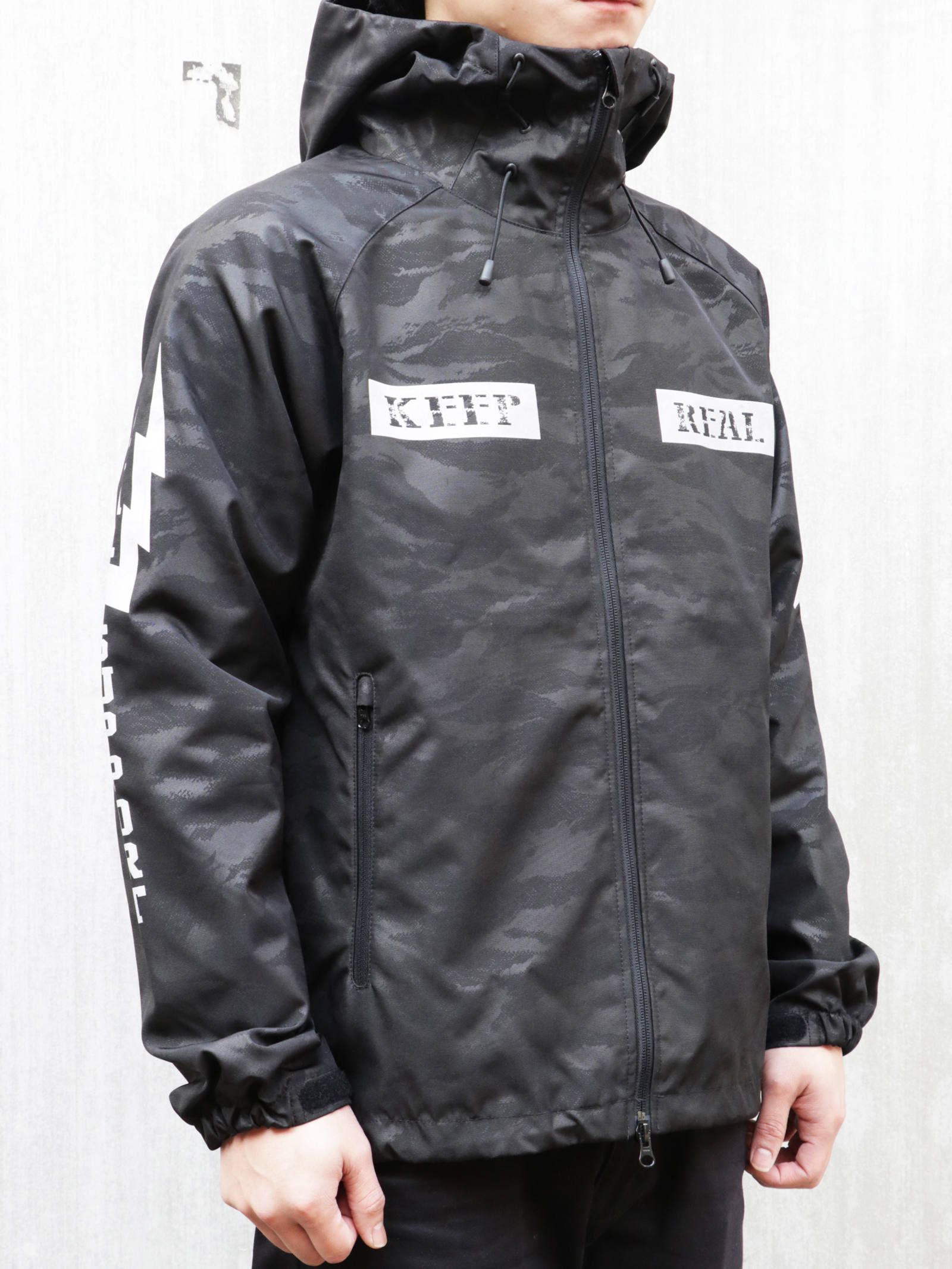 ローカルサポートシェルパーカーLOCAL SUPPORT SHELL PARKA モデル 身長172cm , 体重64kg 着用 M