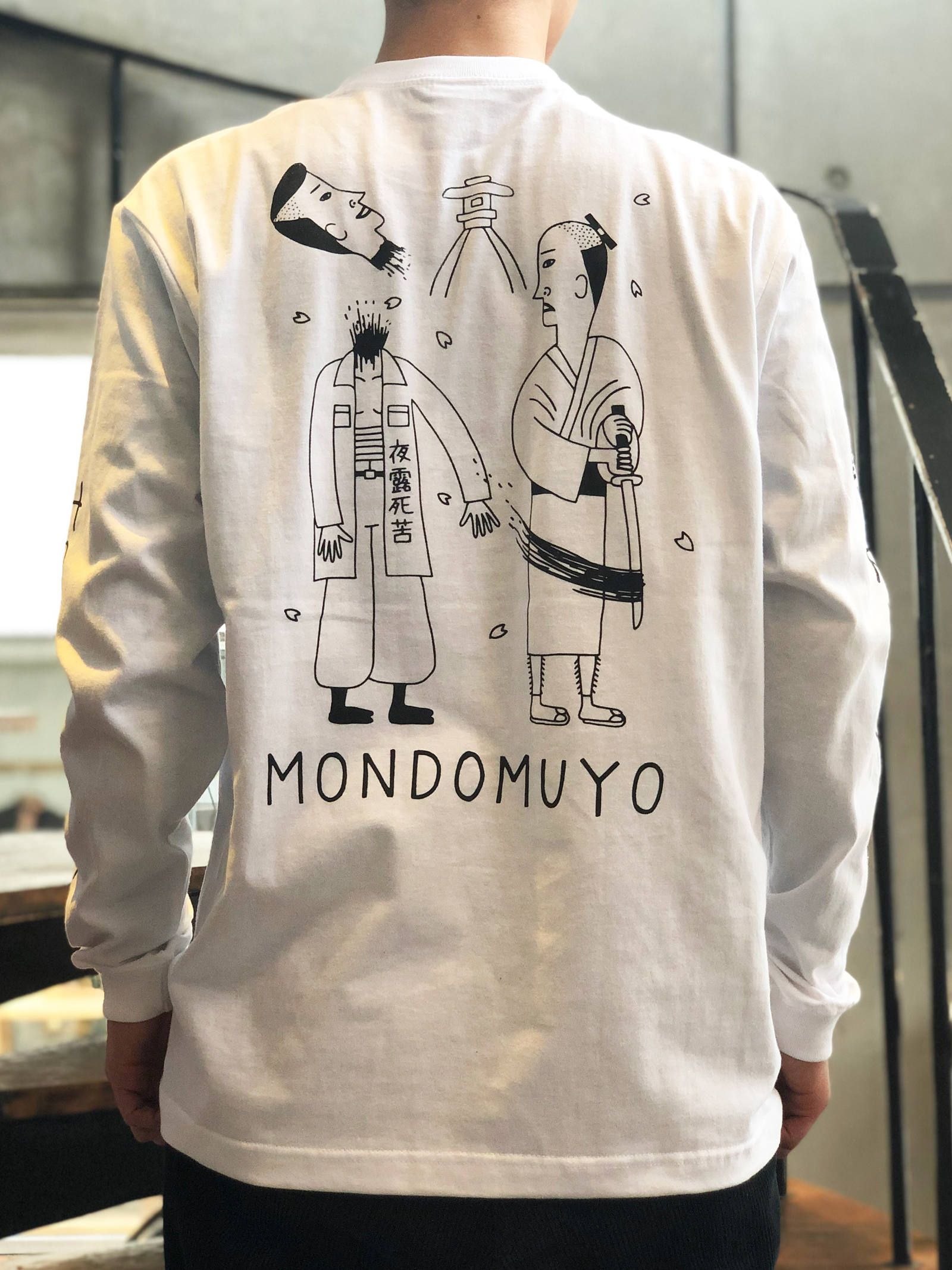 SKANDA ×HONEYCREWZ ロングスリーブTシャツ (ホワイト) / SKANDA ×HONEYCREWZ  L/S TEE (WHITE) モデル 身長170cm、体重56kg 着用 M