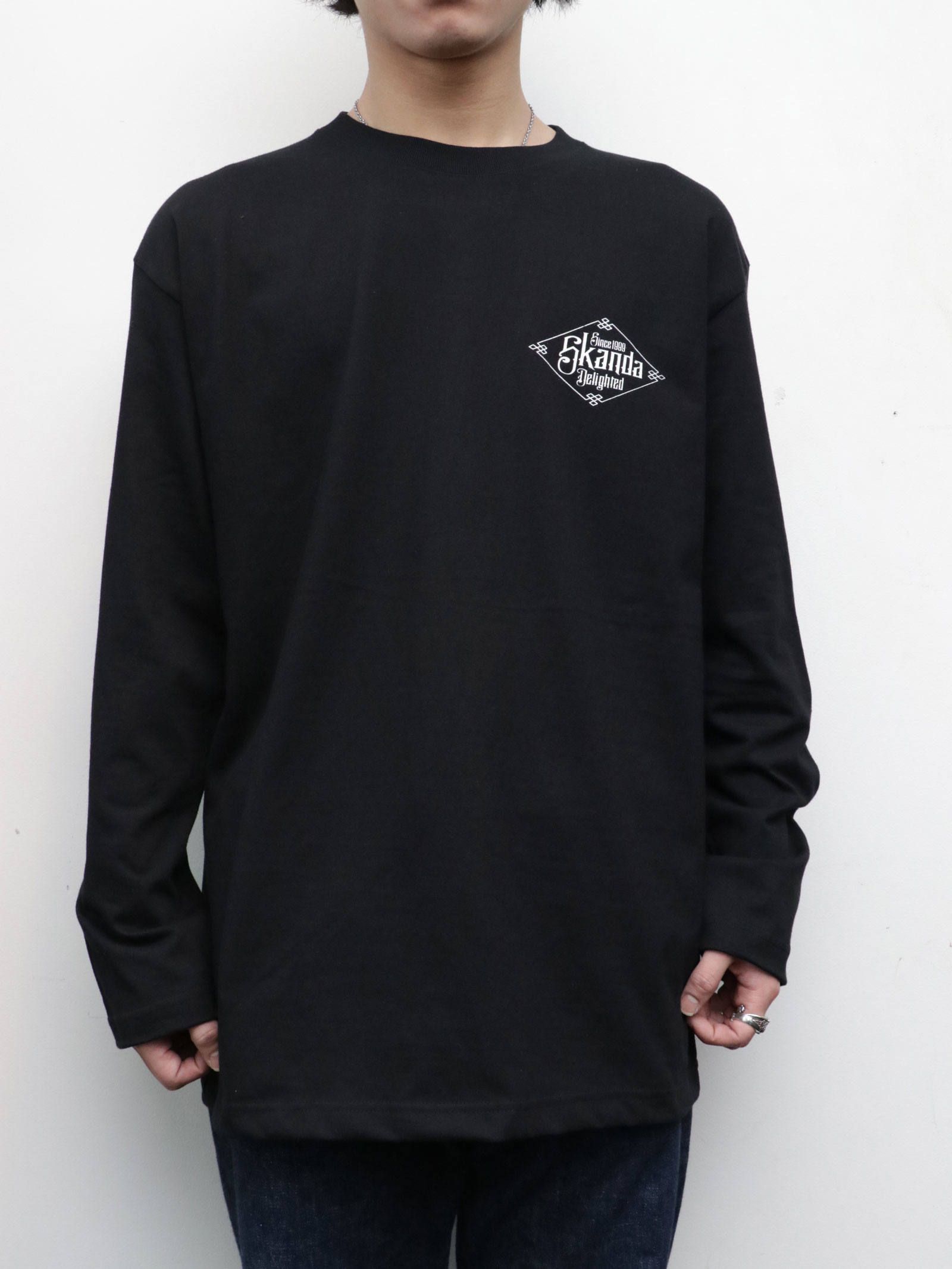 "ONEPERCENT LOCAL ART WORKS"BOXロゴロングスリーブTEE (ブラック) / モデル 身長170cm、体重56kg 着用 XL