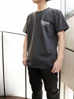 オリジナルTシャツ (批判的思考)(ブラック) / ORIGINAL TEE (BLACK)  モデル 身長170cm、体重56kg 着用 L
