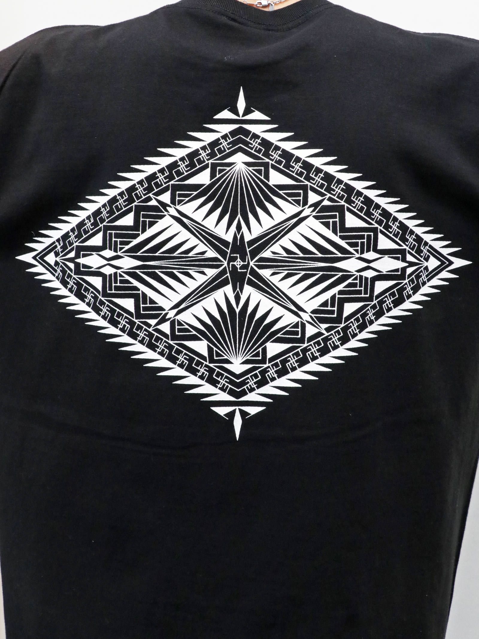 O.L.A.W - トライバルデザインロングスリーブTシャツ (ブラック ...