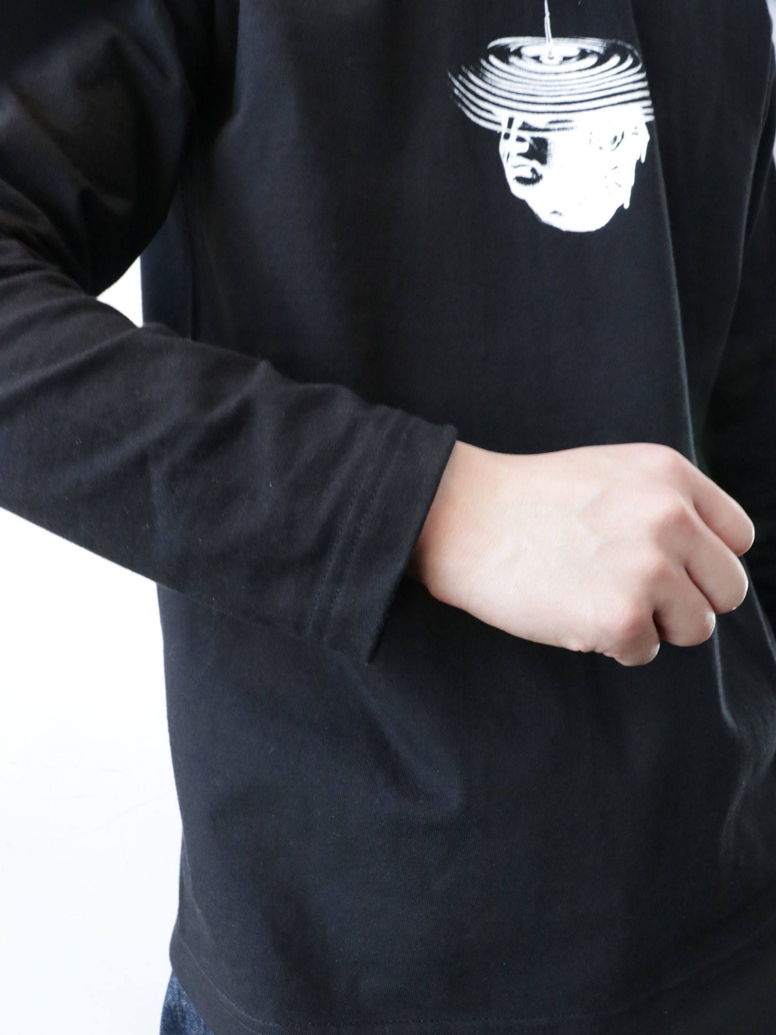 リップルロングスリーブTEE (ブラック) / RIPPLE L/S-TEE (BLACK) モデル 身長170cm、体重56kg 着用 M
