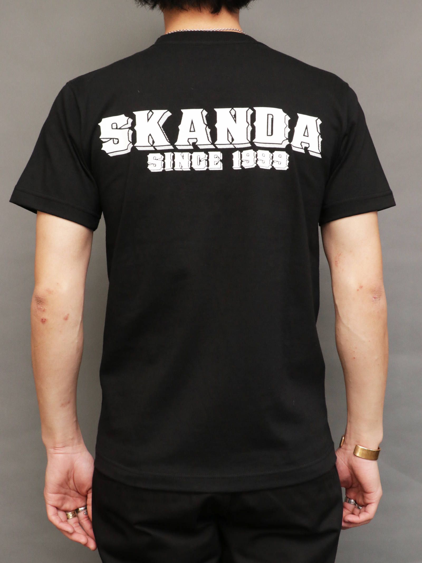 オリジナルTシャツ (少数派)(ブラック) / ORIGINAL TEE (BLACK) モデル 身長170cm、体重56kg 着用 S